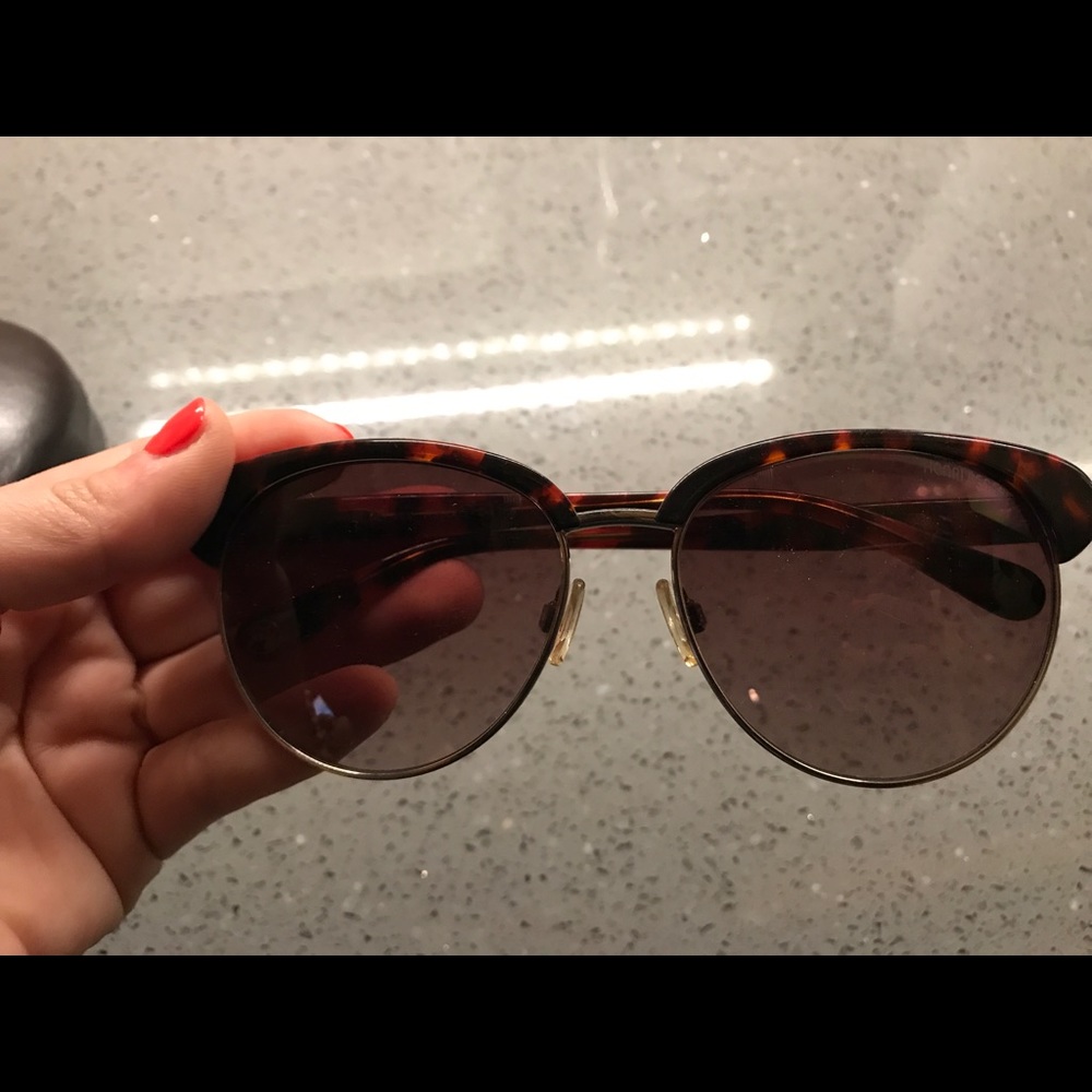 Henri Bendel Sunglasses